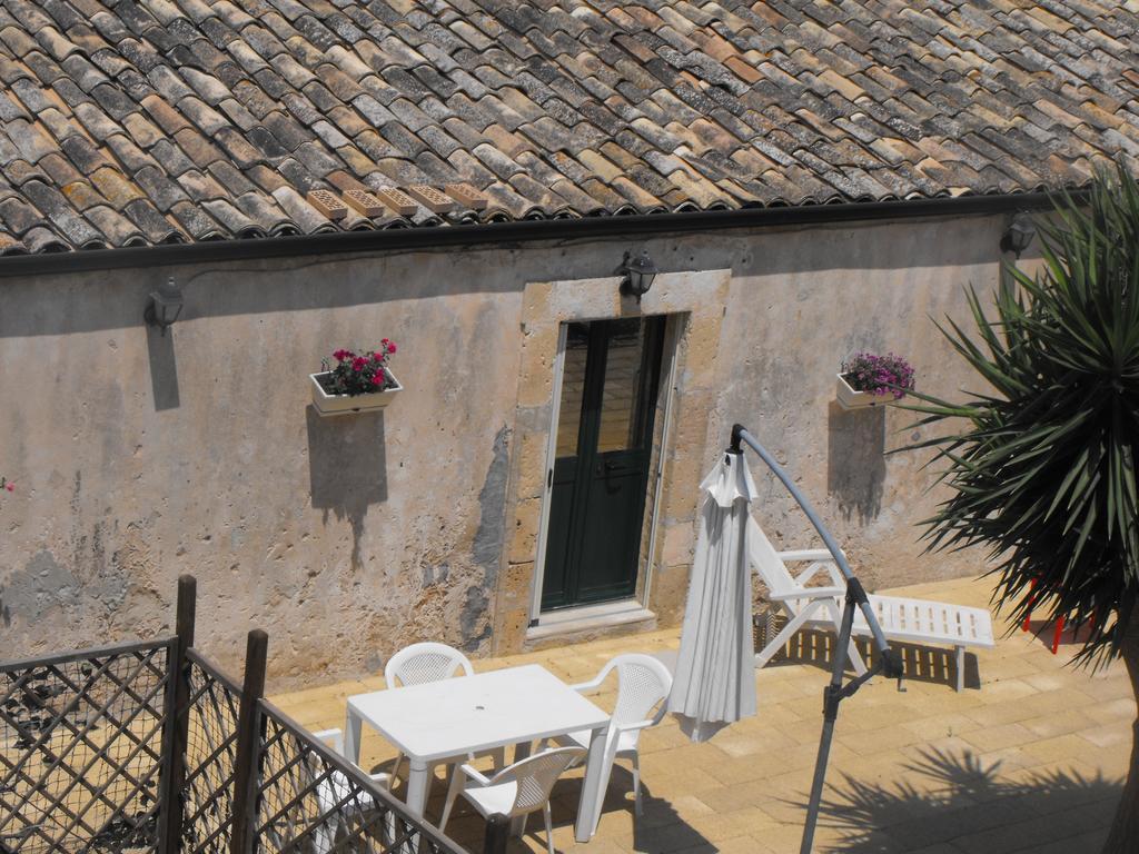 Agriturismoeloropizzuta Lido di Noto Rum bild