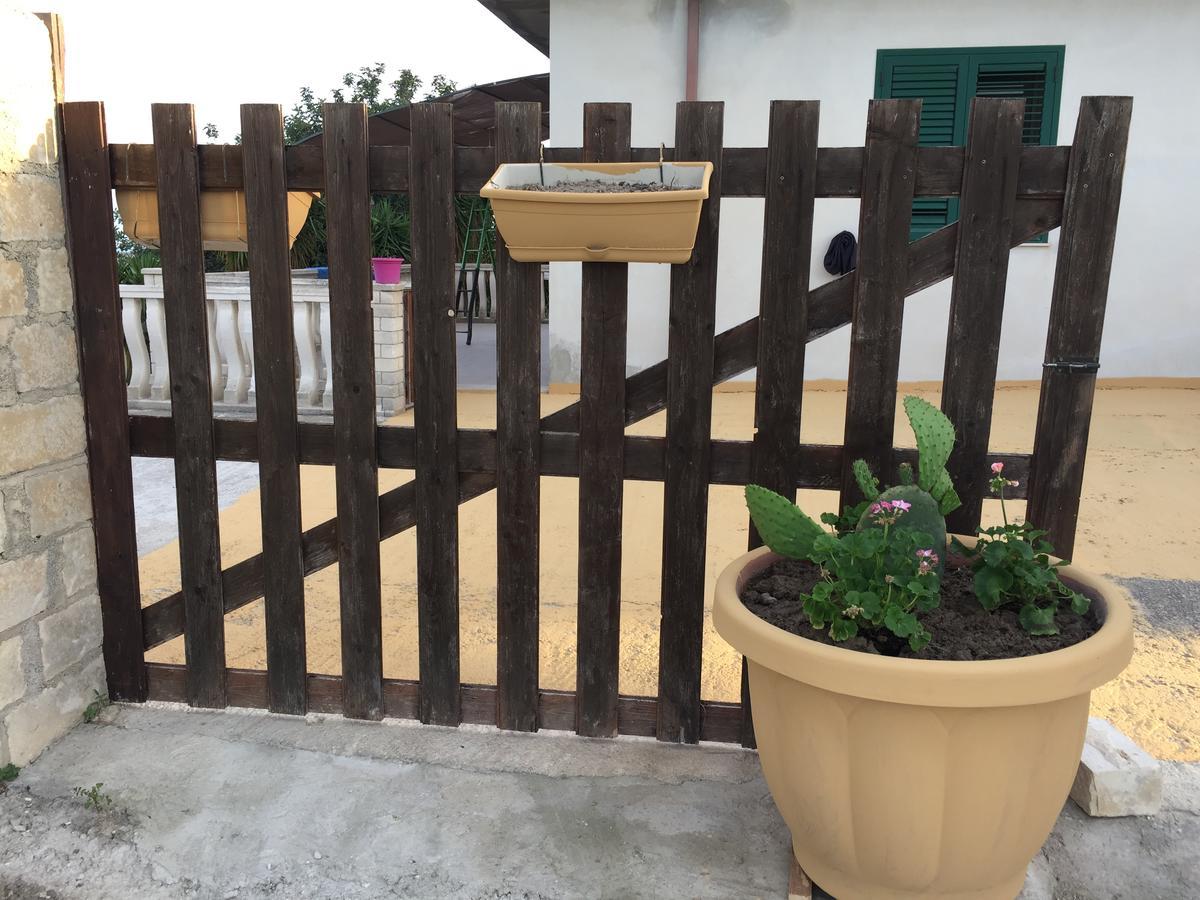 Agriturismoeloropizzuta Lido di Noto Exteriör bild